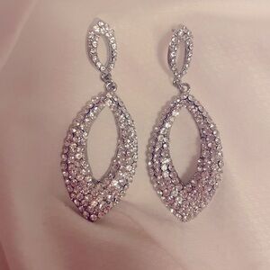 Beautiful crystal chandellier earrings costume jewellery